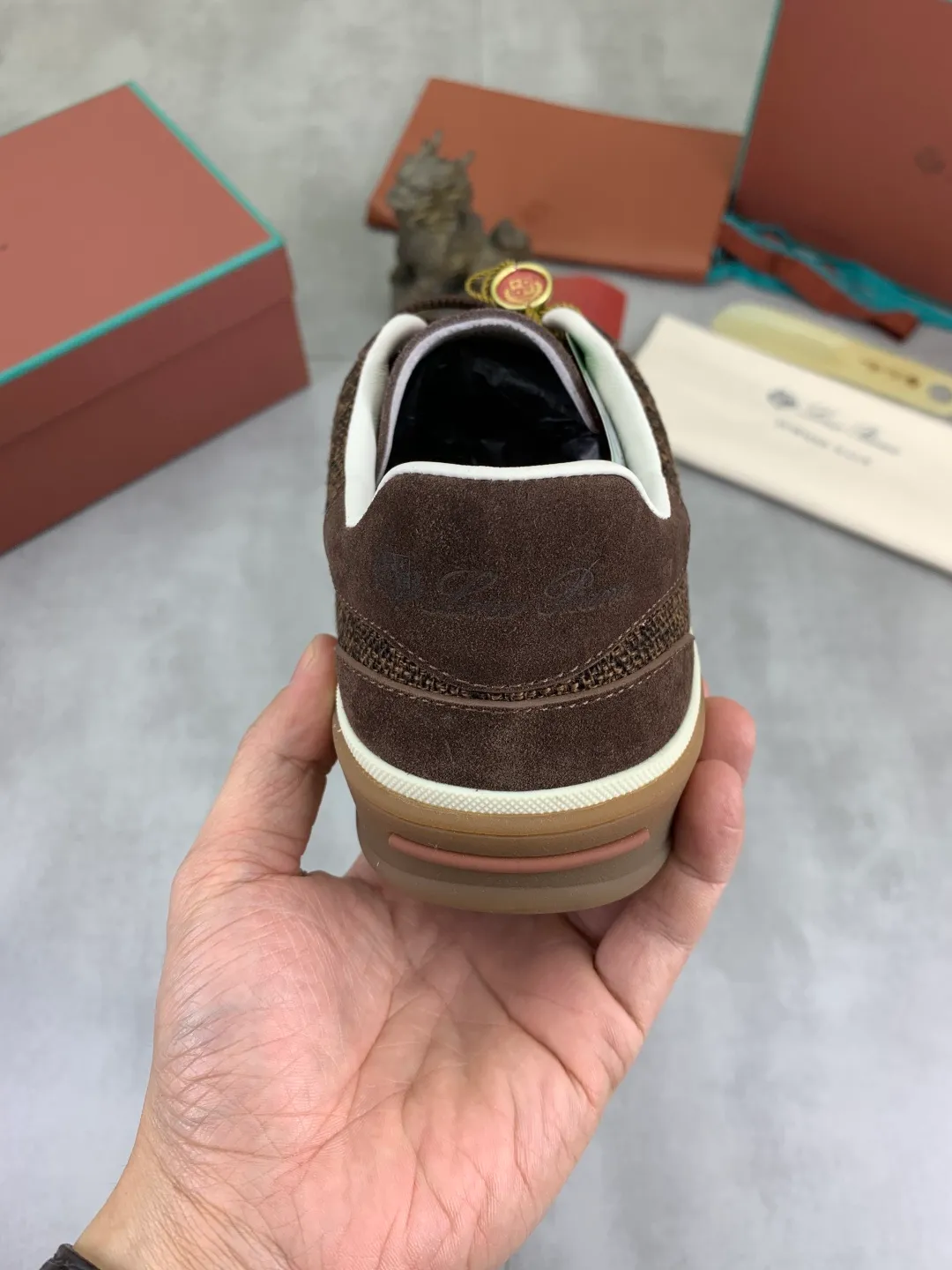 Men's Men's Shoes 💰P560 New Style 💰 The latest casual shoes Loro Piana 💯 Top grade 💯 Buy the original copy 💯 Founded the existing Loro Piana company on April 24, 1924. It is now the sixth generation of family business, providing the best quality products to customers who are discerning about taste and quality. Imported original fly woven fabrics with cowhide fabrics, plain calfskin lining, hand-stitched threads with cowhide feet, original packaging, high-end outsole, size: 38-45 (custom-made for 46), 7️⃣ colors available